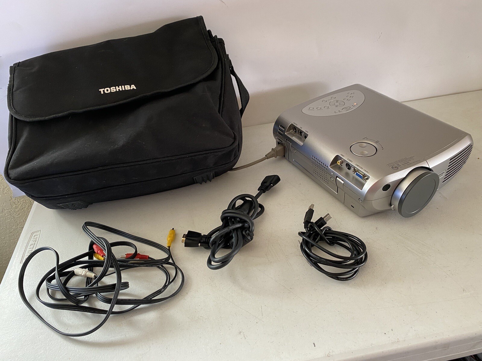 TOSHIBA Projector TLP550