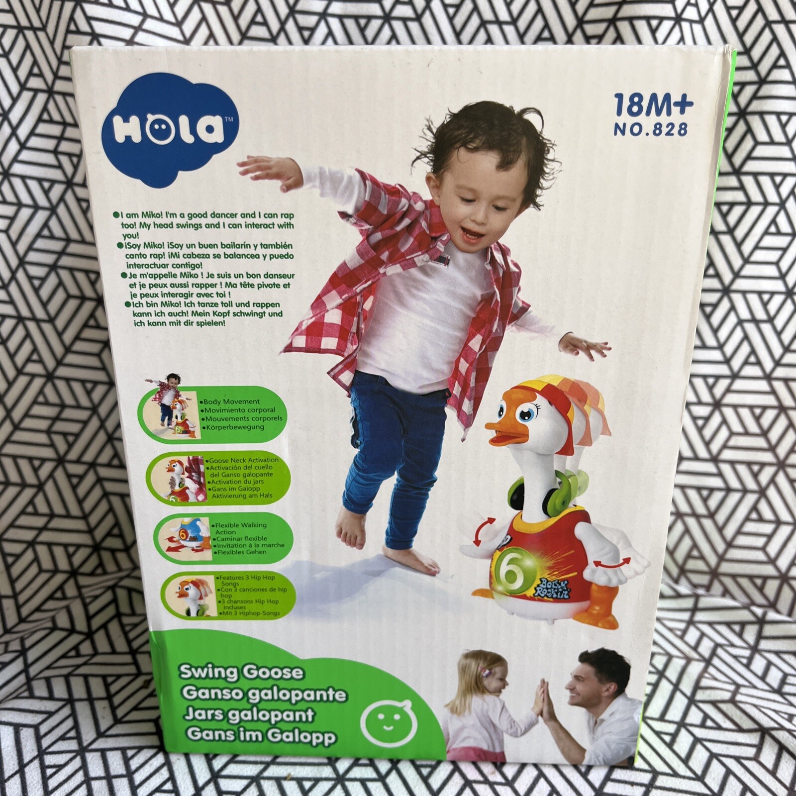 SWING DUCK MUSICAL SWING DANCING DUCK TOY BRAND NEW IN BOX 18M +