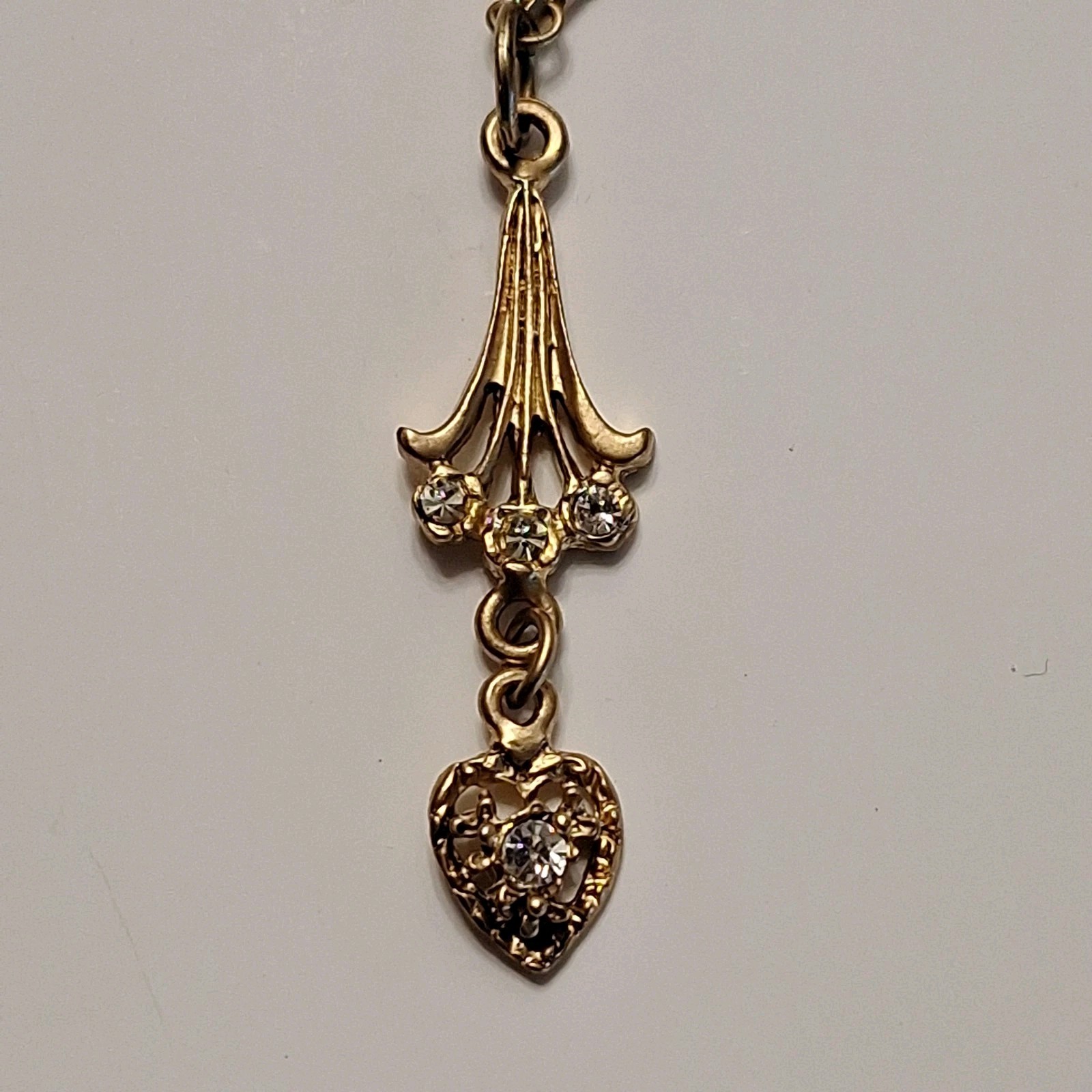 Finishing Touches 16" Gold Tone Charm Necklace. Costume Gold toned metal #J-1