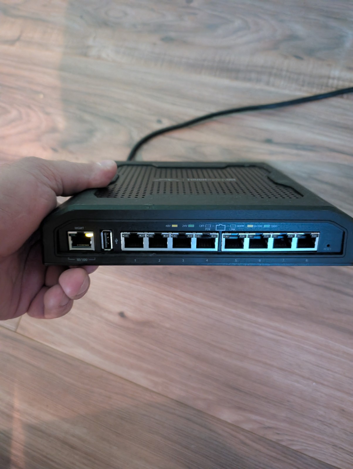 Ubiquiti Networks TS-8-PRO 8-Port PoE Managed Tough Switch