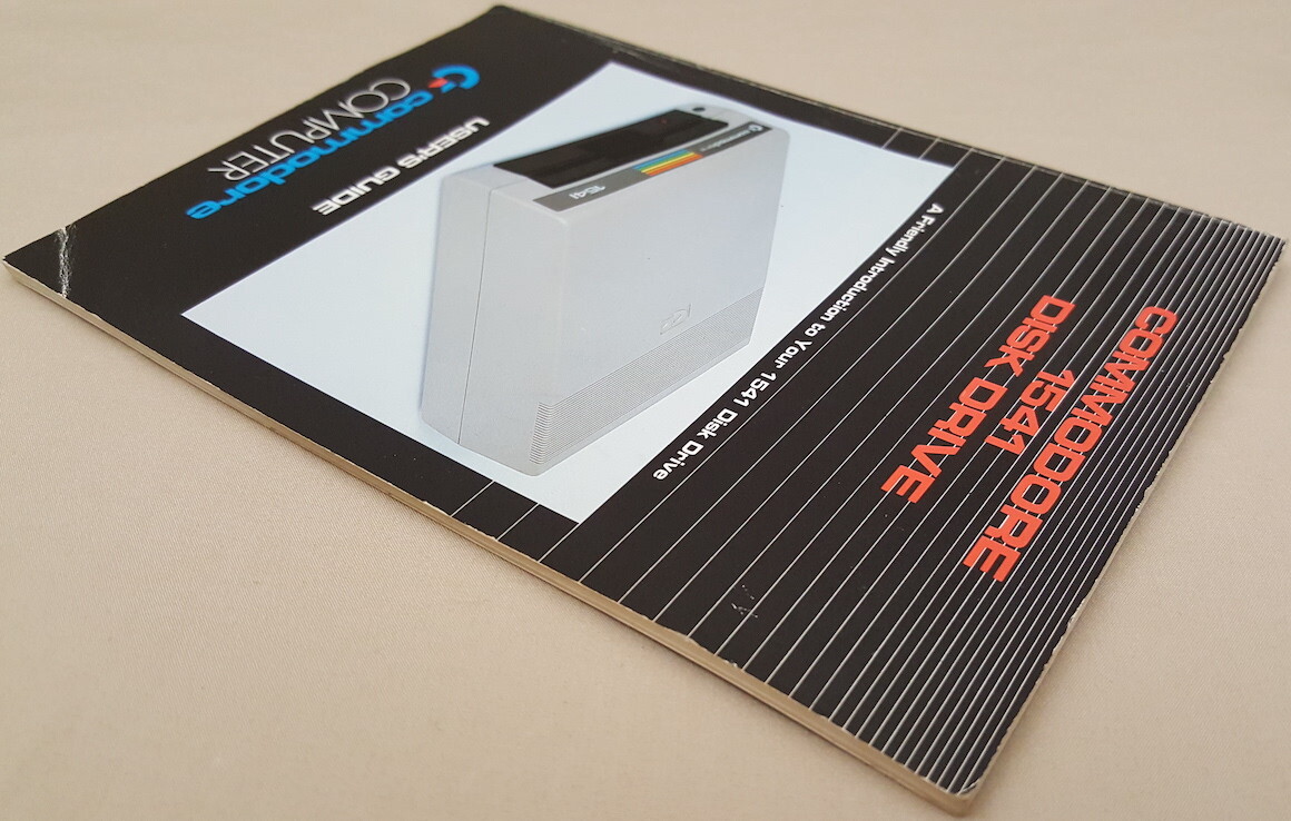 Commodore 1541 Disk Drive User's Guide ©1982 Commodore Manual Book 64 64C 128