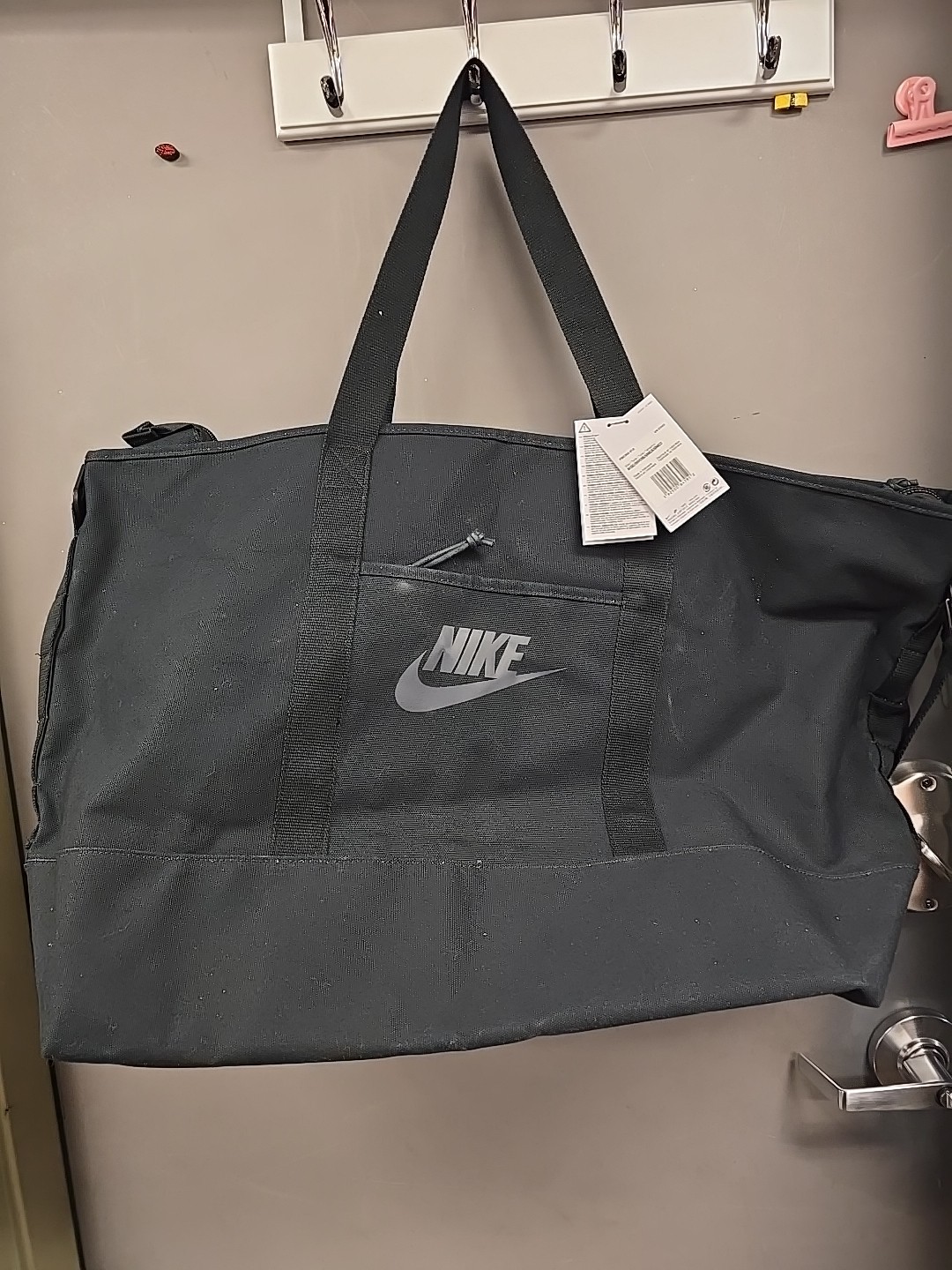 Nike Utility Sportswear Gym Beach Travel Duffel Tote Bag 28 inch Wide PB0362 010