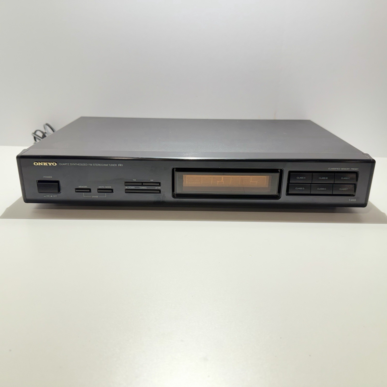 Onkyo T-403 Quartz Synthesized AM/FM Stereo Tuner Tested & Working