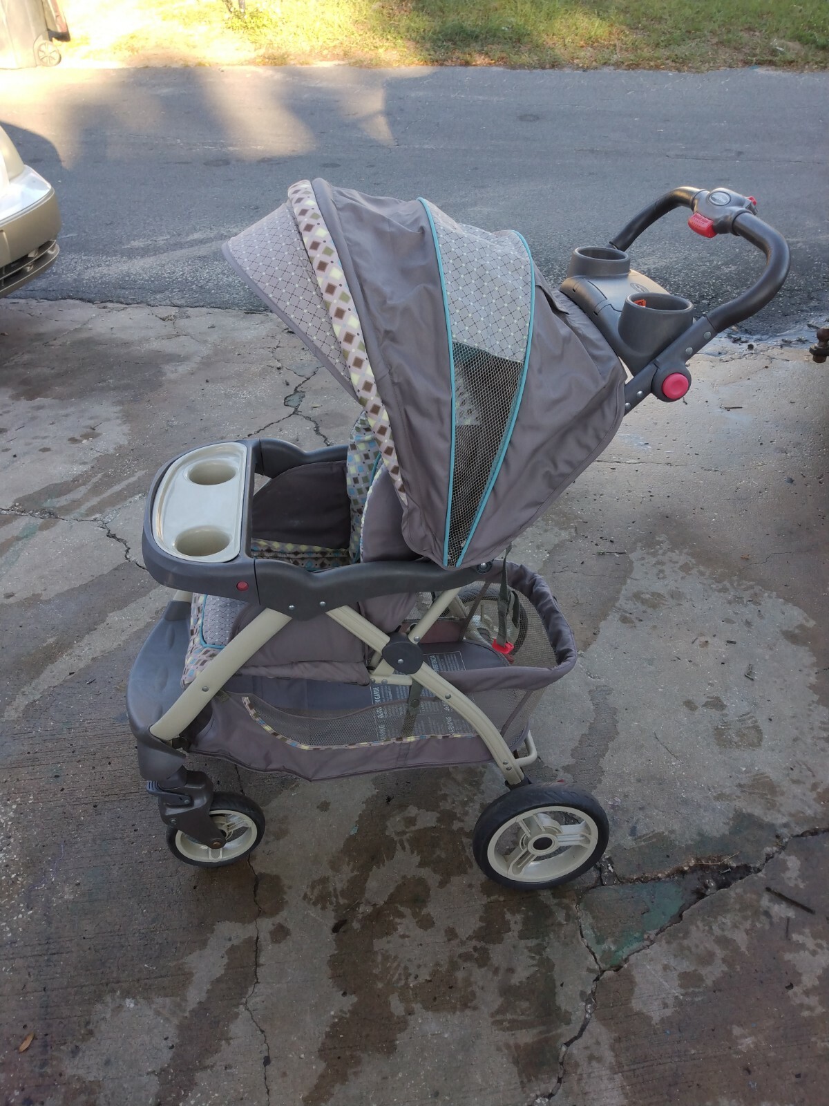 Baby Trend Stroller... safety belt