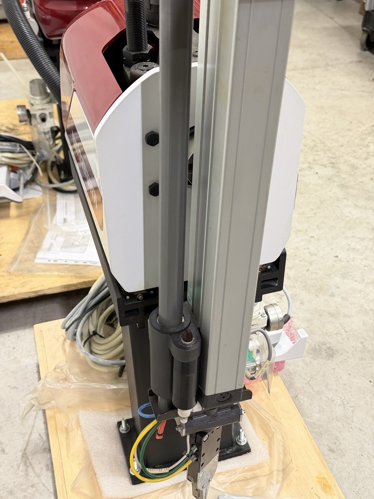 Wittmann WP80 Sprue Picker Robot 2016 NOS w/ Net8 Pendant Control Not Installed