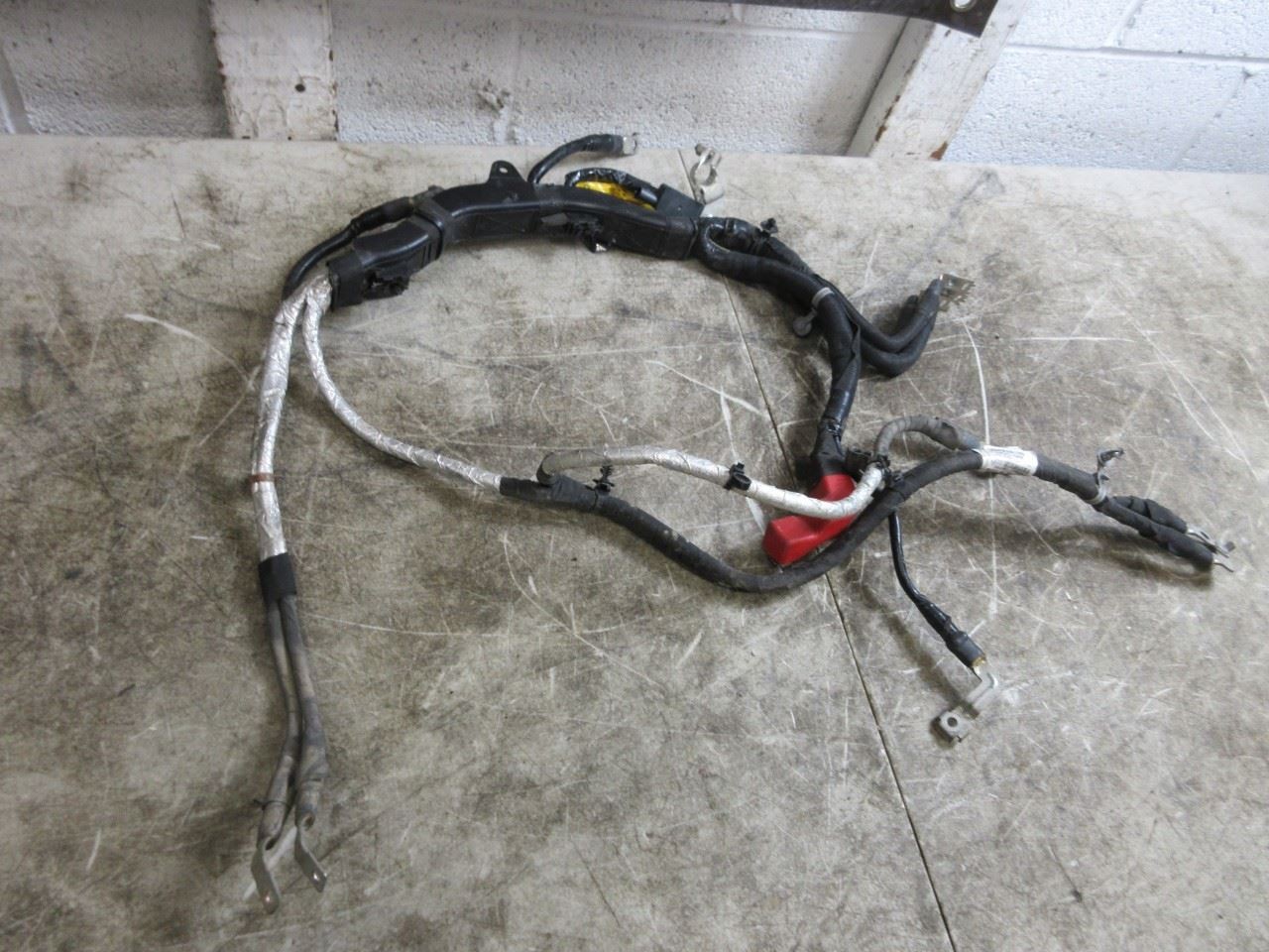 2021-2023 Jeep Wrangler JL 3.0L OEM Battery Wiring Harness 68525148