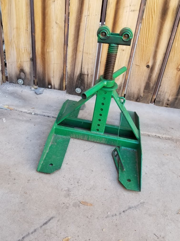 Greenlee 687 13"- 28" (330 - 711 mm) Screw Type Reel Stand, Steel (1 Stand Only)