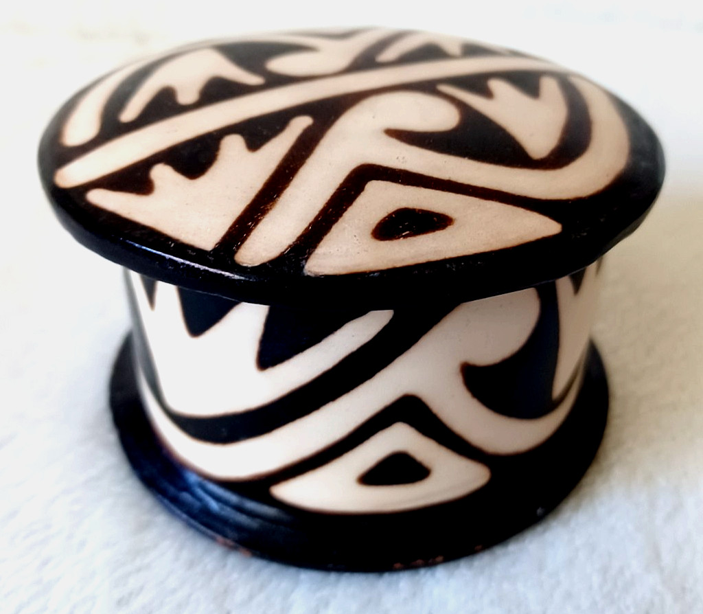 Peruvian Chulucanas Lidded Pottery Jar Signed 3.5"