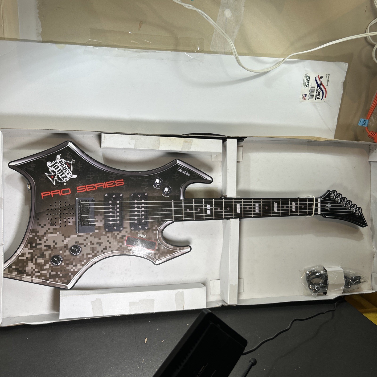 Paper Jamz Pro Series Guitar Instant Rock Star NWOB
