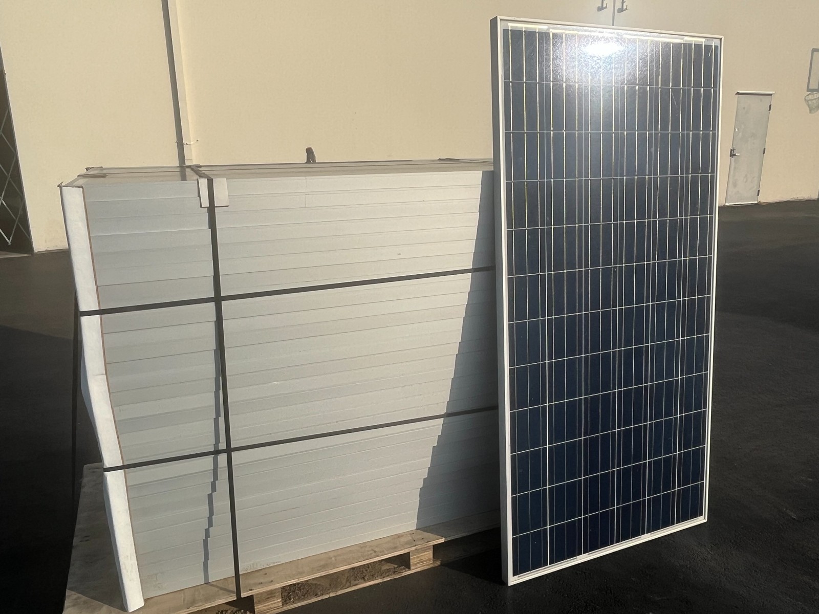 LOT OF 25 JA Solar 315 Watt Multicrystalline Solar Panels PN: JAP6-72-315/3BB