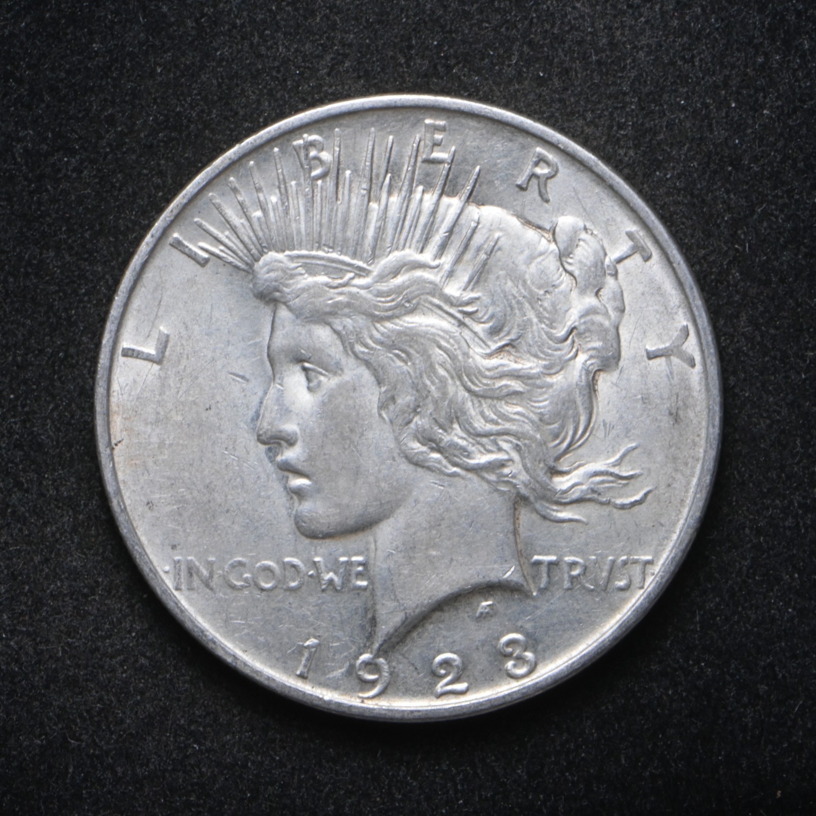 1923-D Peace Silver Dollar AU (cn16877)