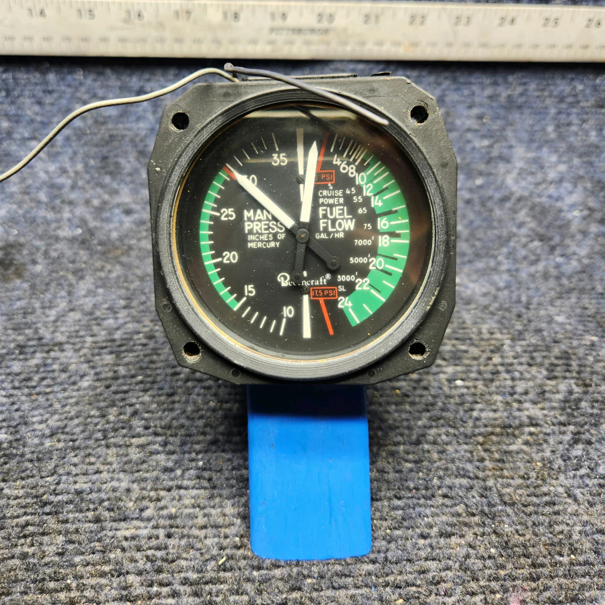 6080-691 | United Instruments | Beechcraft F33A | MAN / FUEL PRESSURE