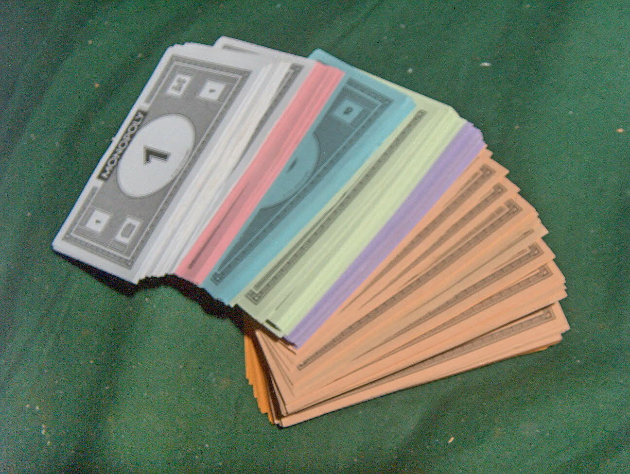 Monopoly  Money - Game Replacement Bills / Play Money   30E 2.9z