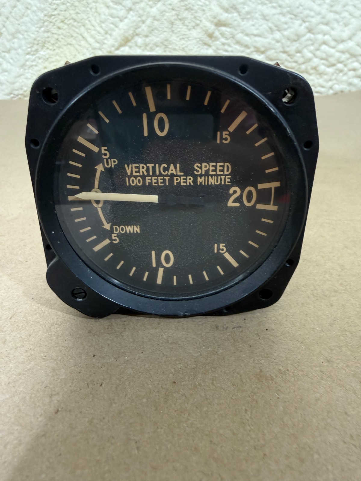 United Instruments 7000 Vertical Speed Indicator