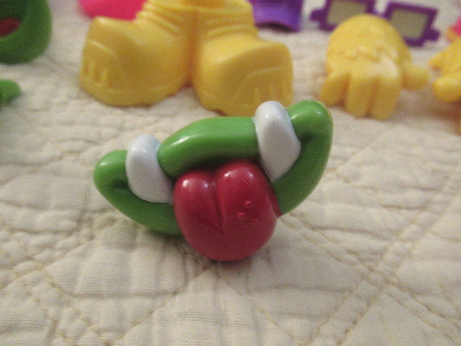 Play-Doh Create-a-Face Character Accessories Set (13 Pieces)