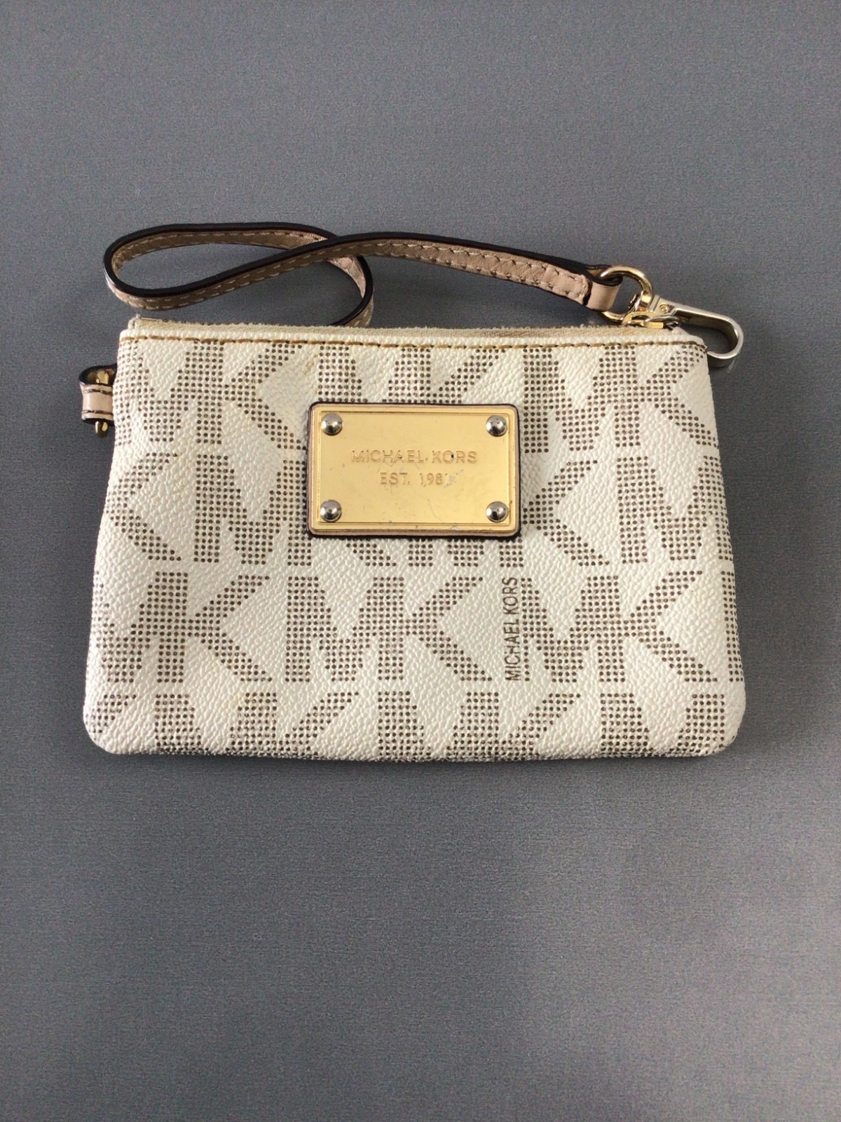 Michael Kors Wristlet Tan/Beige AV-11410 Ivory MK Signature Leather.