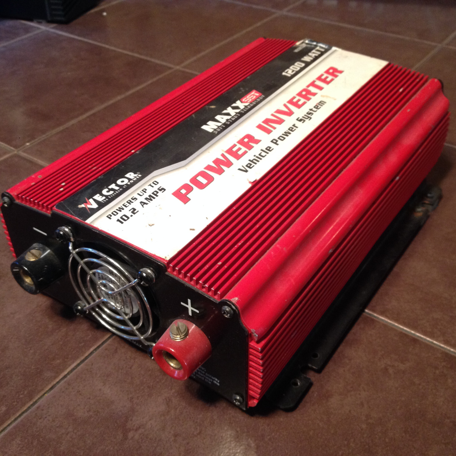 Vector 1200 Watt Power Inverter VEC053D
