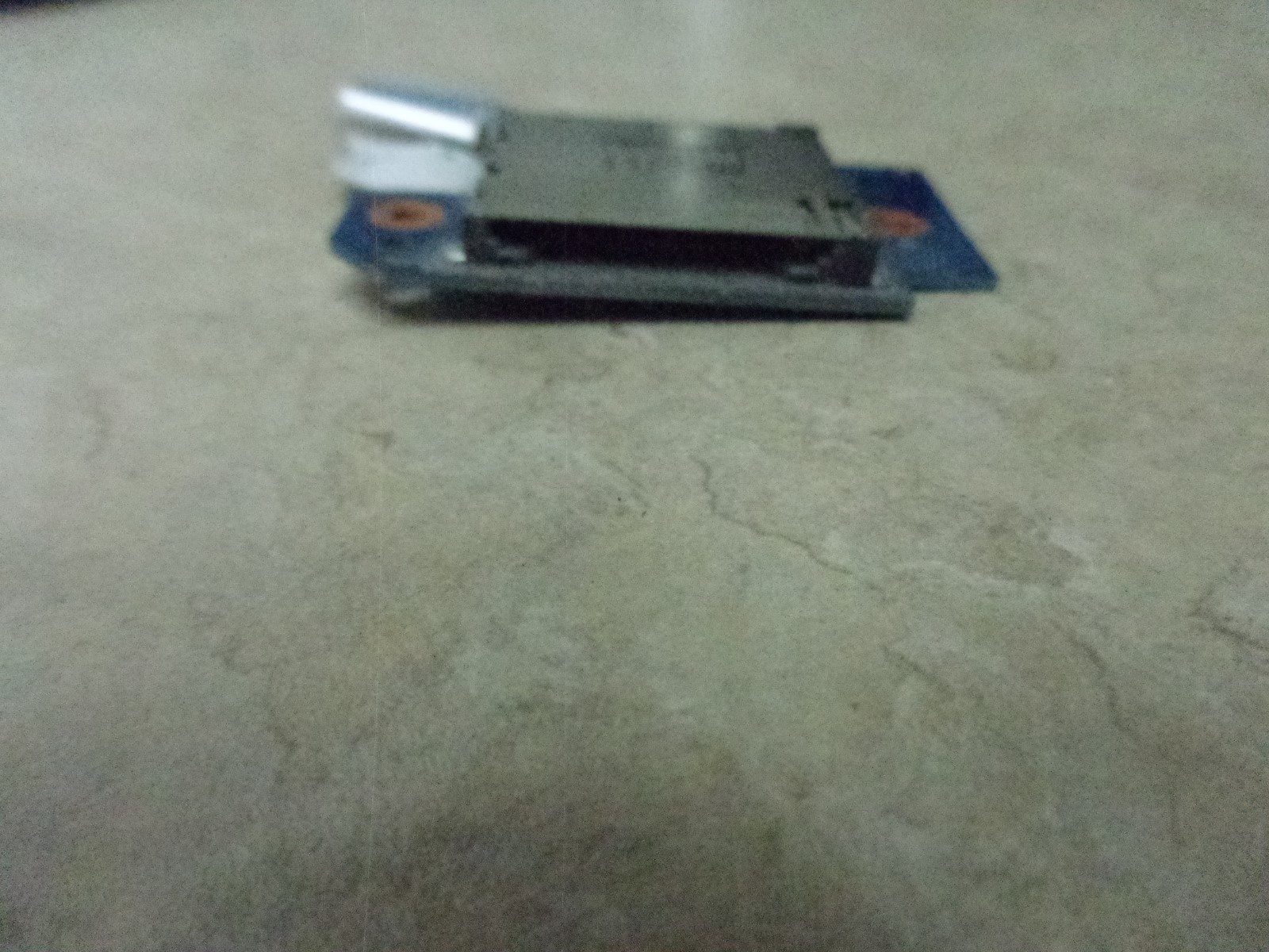 HP Pavilion dv7-6c27cl Series SD CARD READER P/N: 40GAB6309-D400