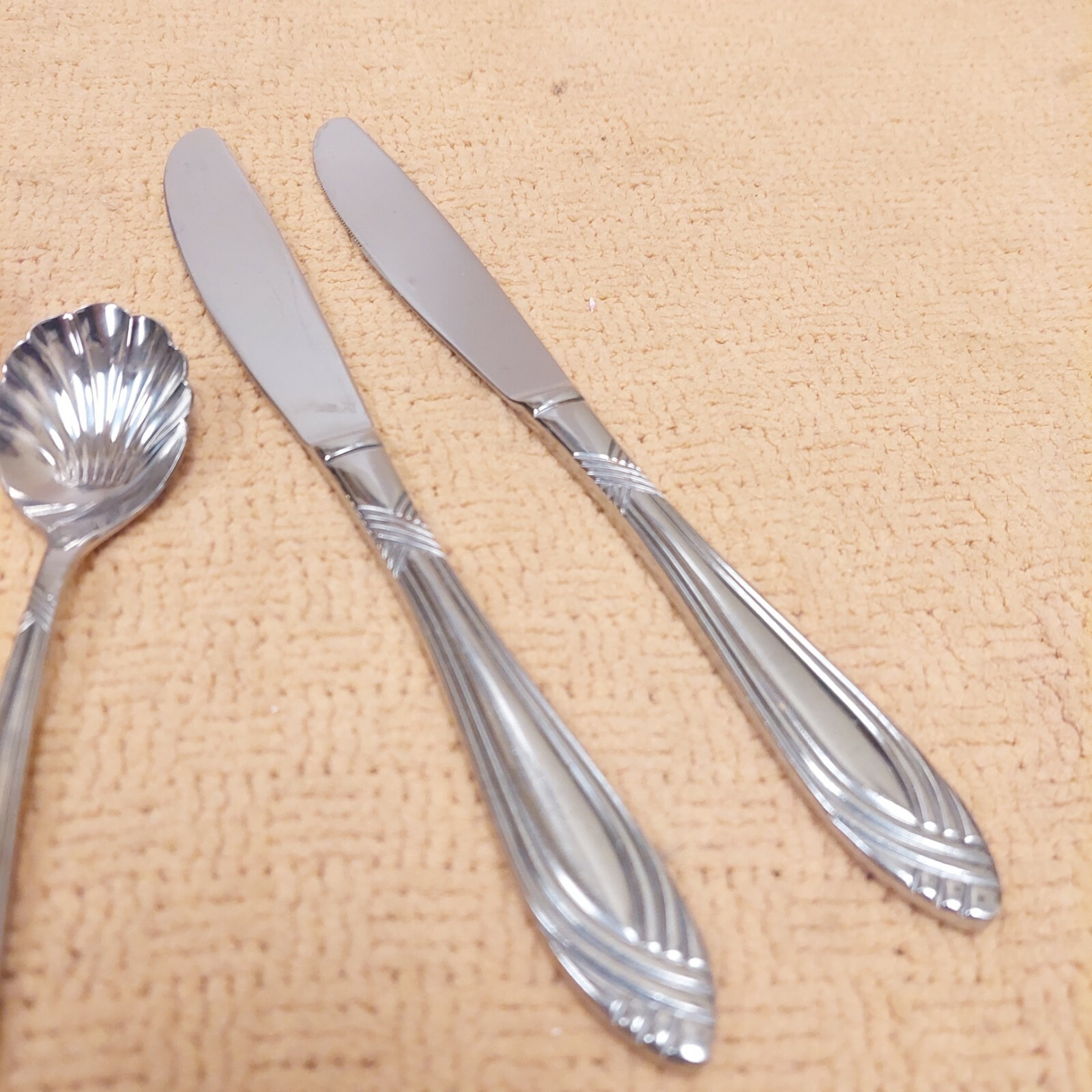 Oneida OTTAWA Pattern 18/10 Stainless Flatware Set 8 Pcs Heavy