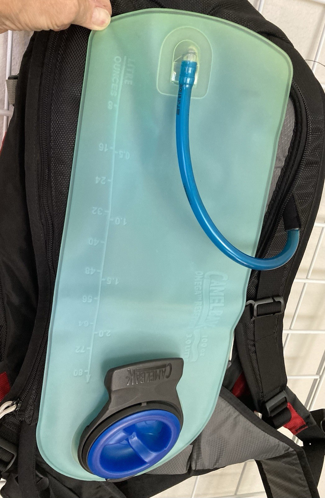 Camelbak Snobound Hydration Backpack 100 Ounce 3 Liter Bladder-New-Black-Red
