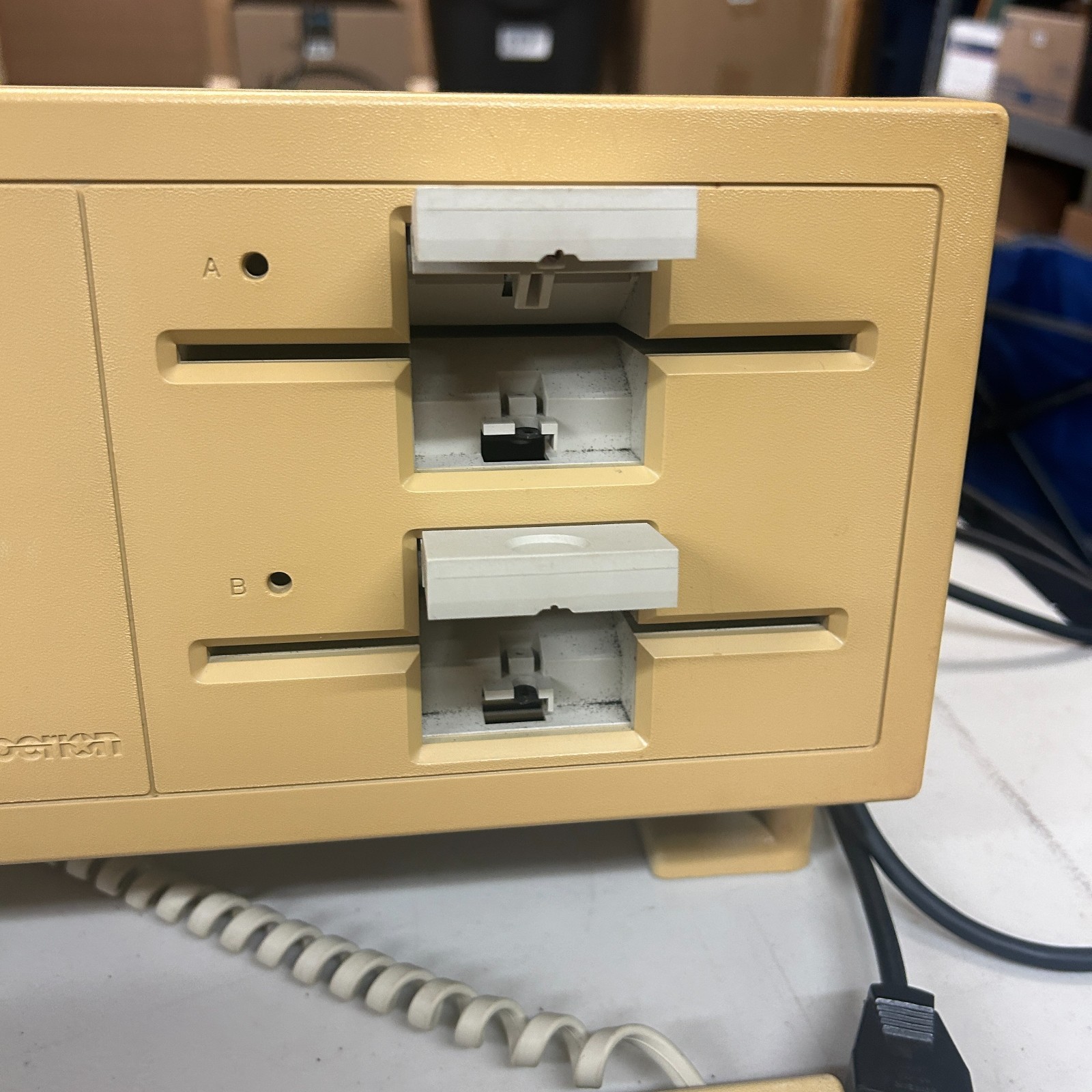 Dynalogic Hyperion 3012 All-in-One Vintage Computer w/ Keyboard 2 Disk Drives