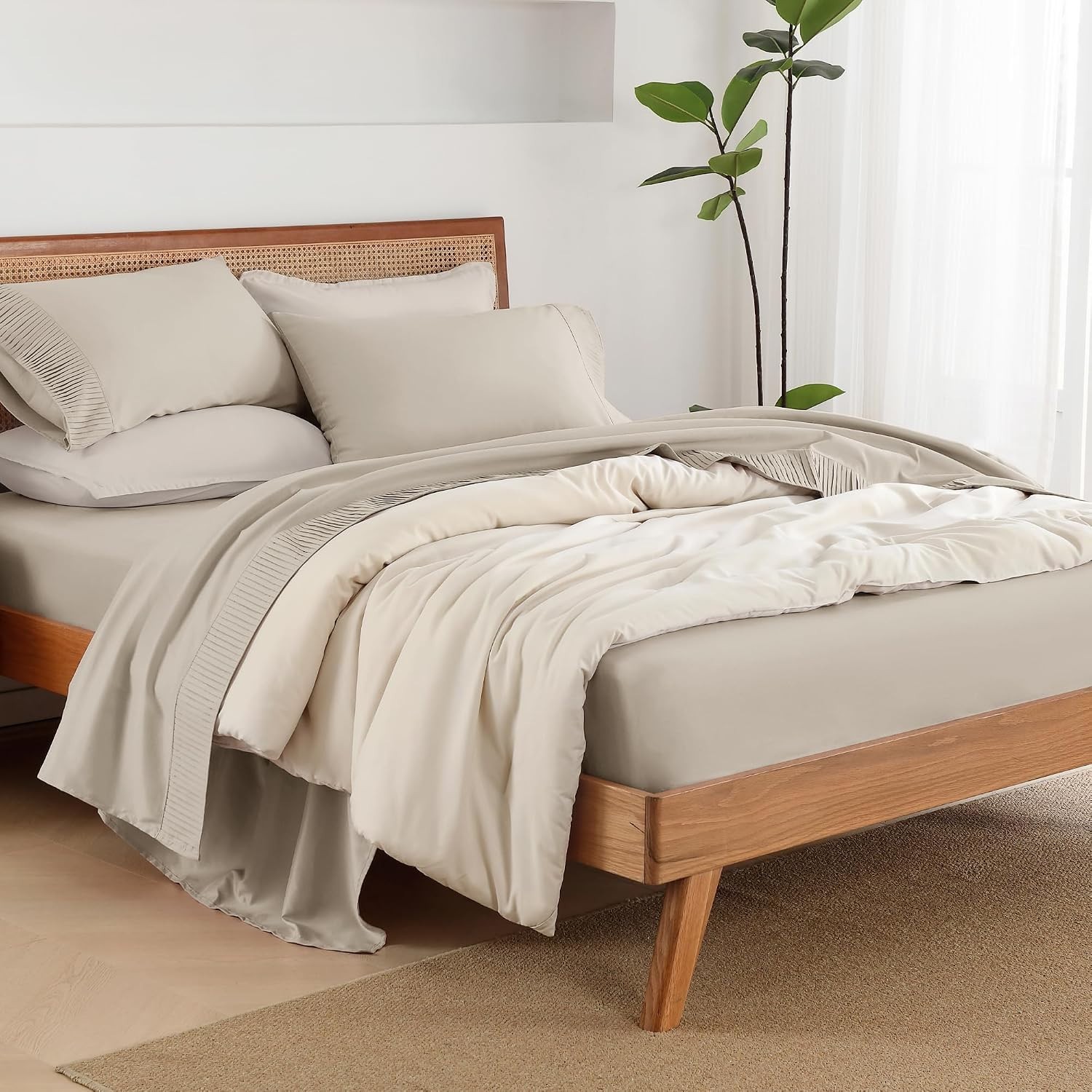 Exquisite 4-Piece Queen Sheet Set - Breathable Cooling with Ruched Design
