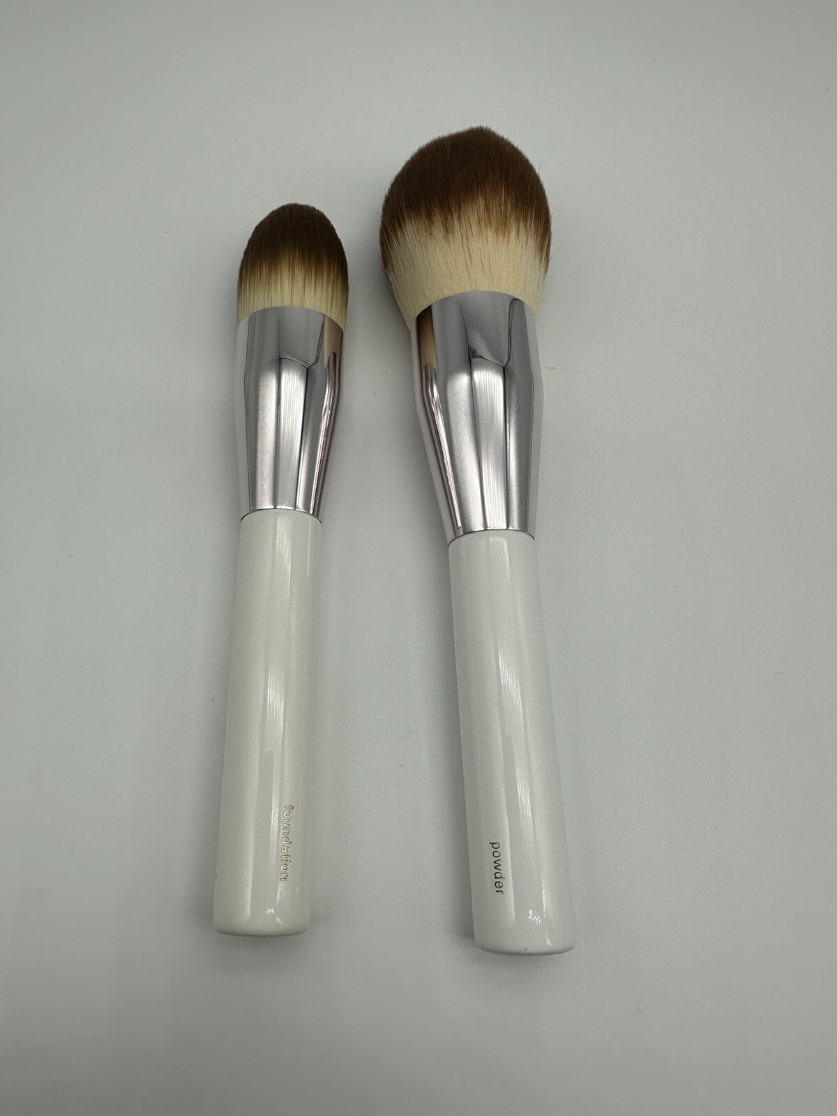 Set of 2 brushes, La Mer Powder and Foundation Brushes