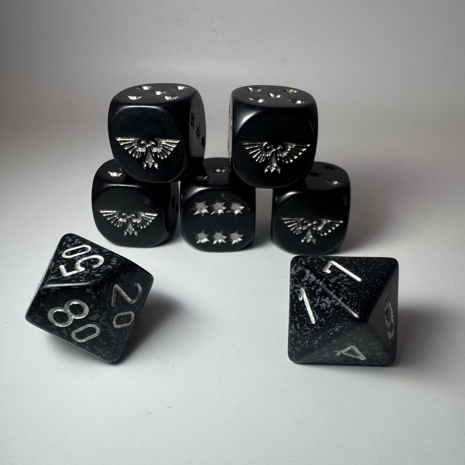 Games Workshop Warhammer 40K Mixed Themed Dice Job Lot D6 D30 D4 x7 NU-20