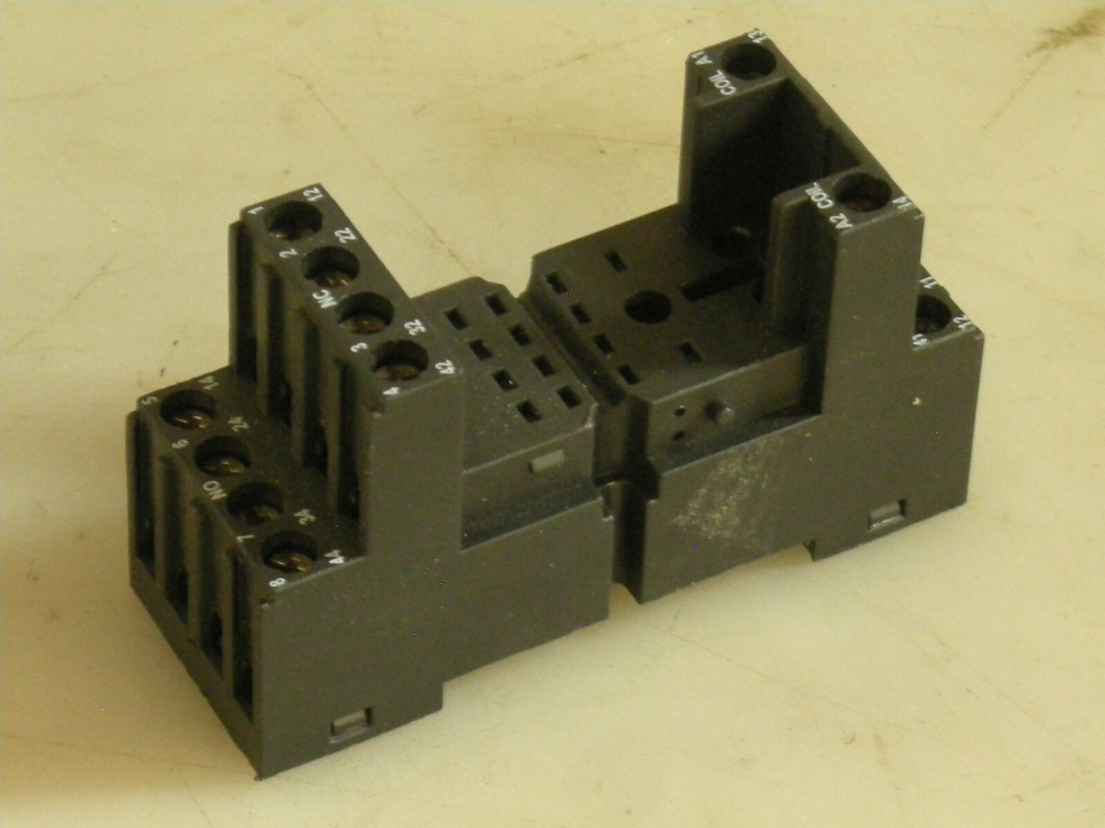 ES 15/4N RELAY BASE