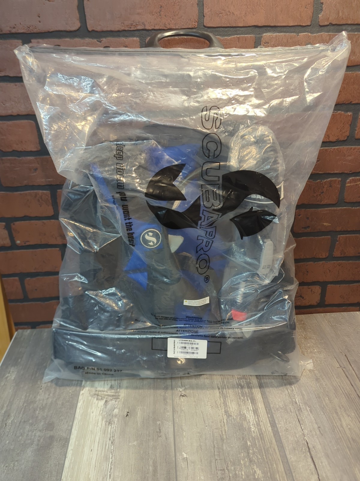 SCUBAPRO Litehawk Diving BCD w/BPI (Black/Blue) Back Inflated Lightweight