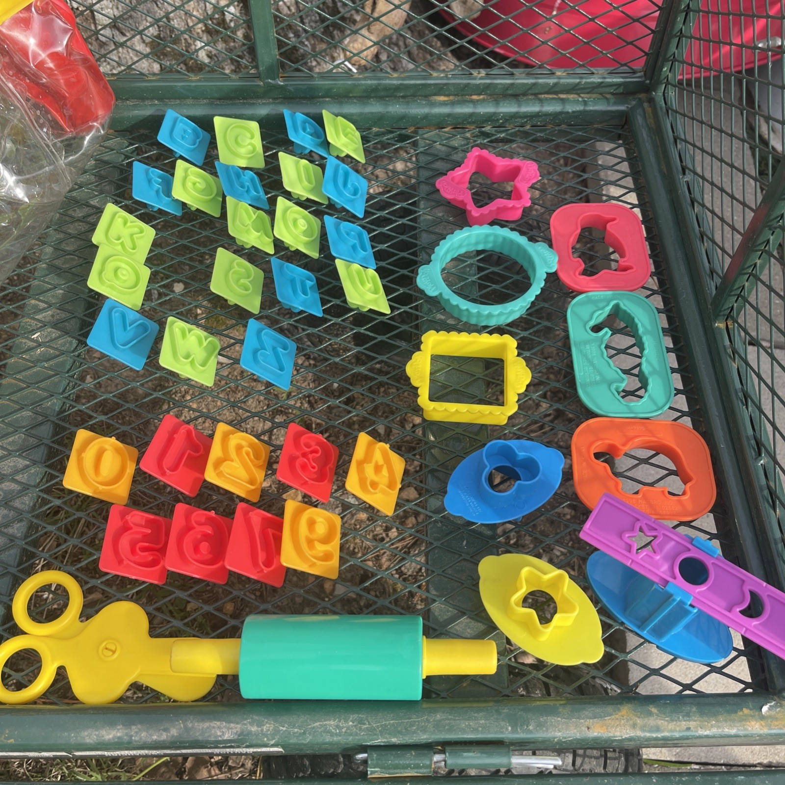 Play Doh Lot of 40 Pieces Molds, Cutters & Playskol Softside Clear Carry Bag VTG