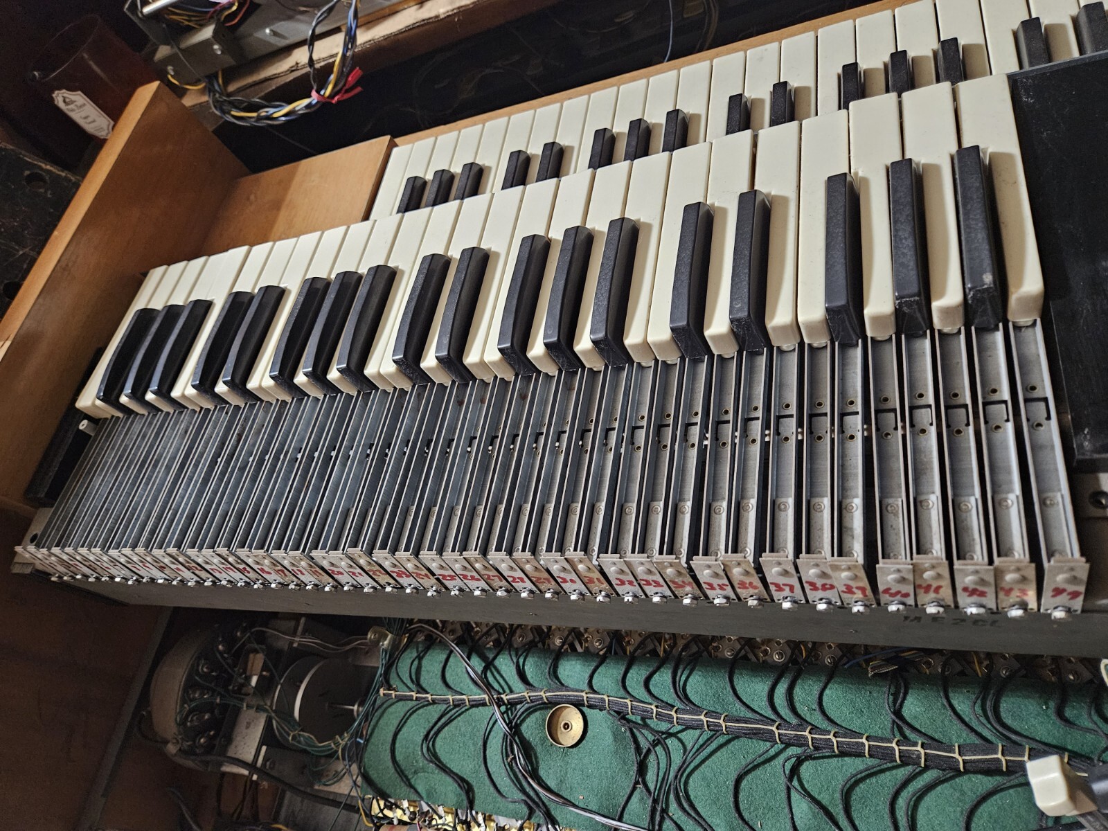 Vintage Hammond electric organ M-3 Upper And Lower Manual Keys