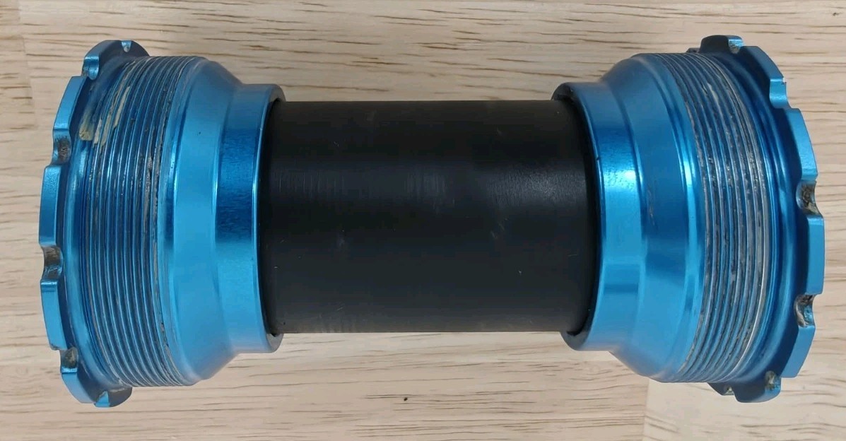 Chris KingThreadFit T47-30I Bottom BracketMatte Turquoise , Size: 30mm