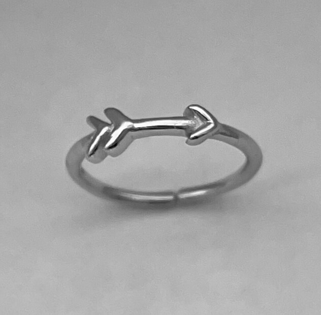 Gorgeous Solid Metal 14k White Gold Plated Silver Arrow Adjustable Toe Ring