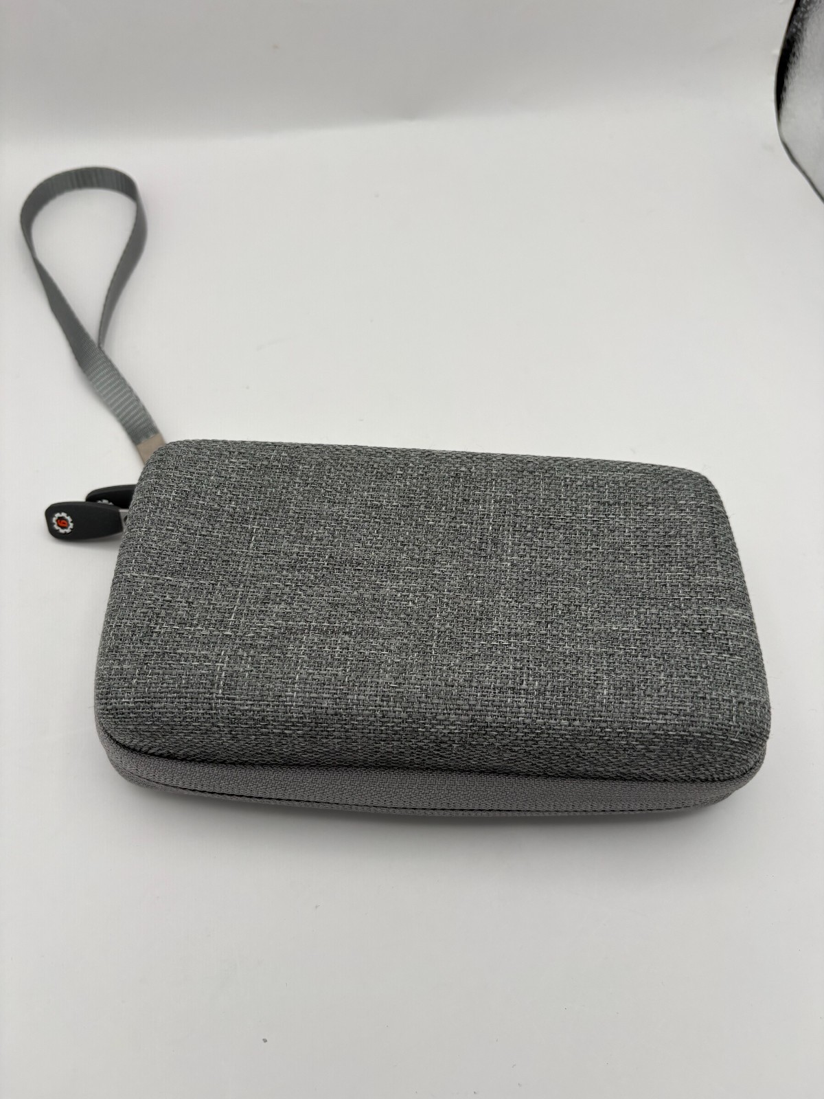 Protective Hard Shell Electronics Carrying Case with Accessory Pocket