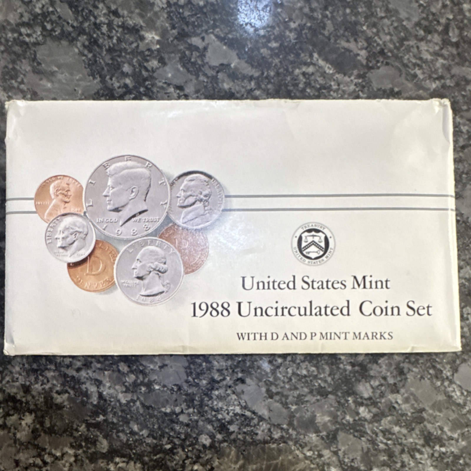 U.S. Mint 1988 Uncirculated Mint Set P & D Mint Marks Denver & Philadelphia
