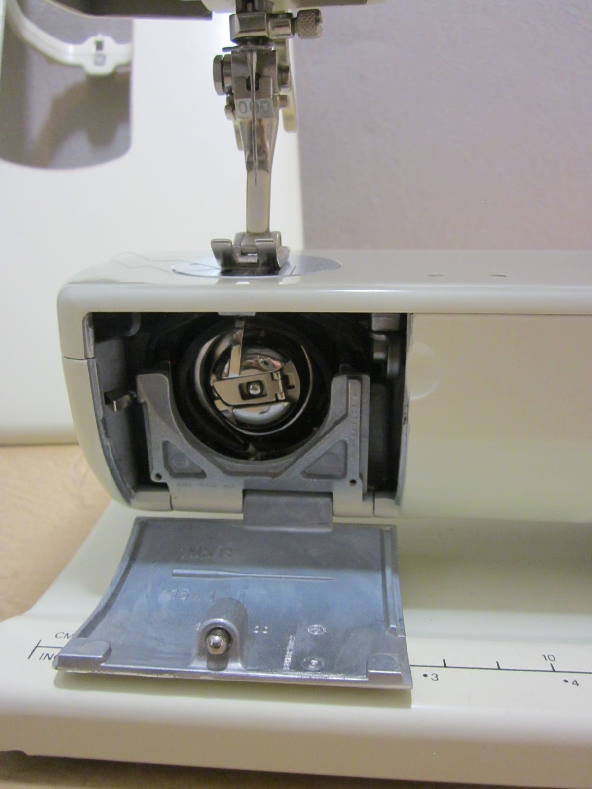 Bernina 801 Sewing Machine ****Pls Read