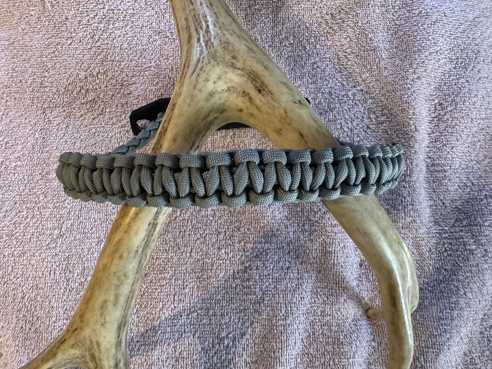 Solid Gray Bow Wrist Sling