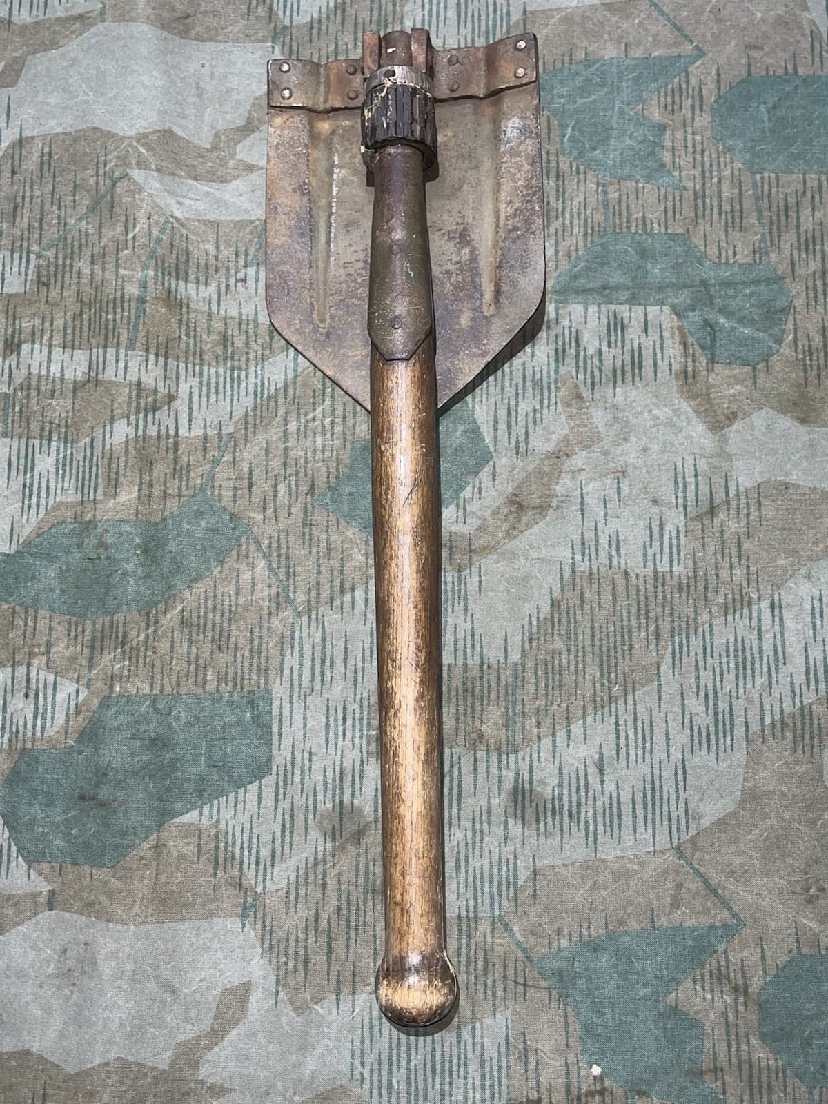 WW2 German Wehrmacht Uniform Folding Shovel Entrenching Tool