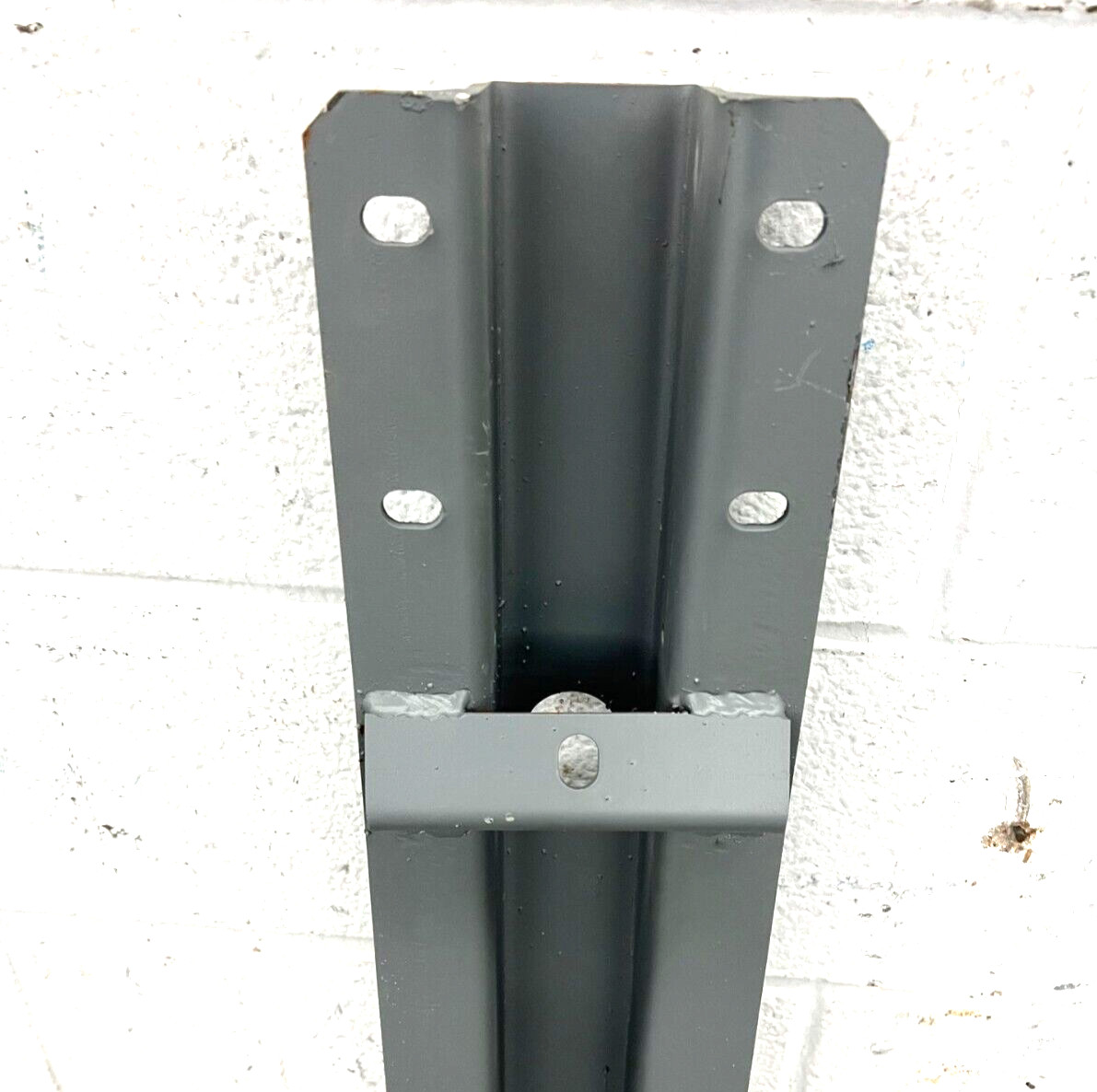 NAVISTAR FUEL TANK SUPPORT BRACKET LENGTH 19 HEIGHT 32 WIDTH 6