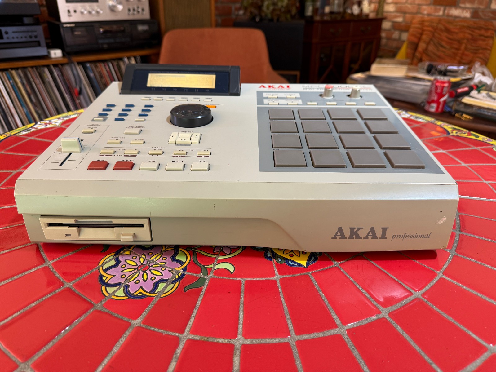 Akai MPC2000XL - EXCELLENT! New Pad Sensors!
