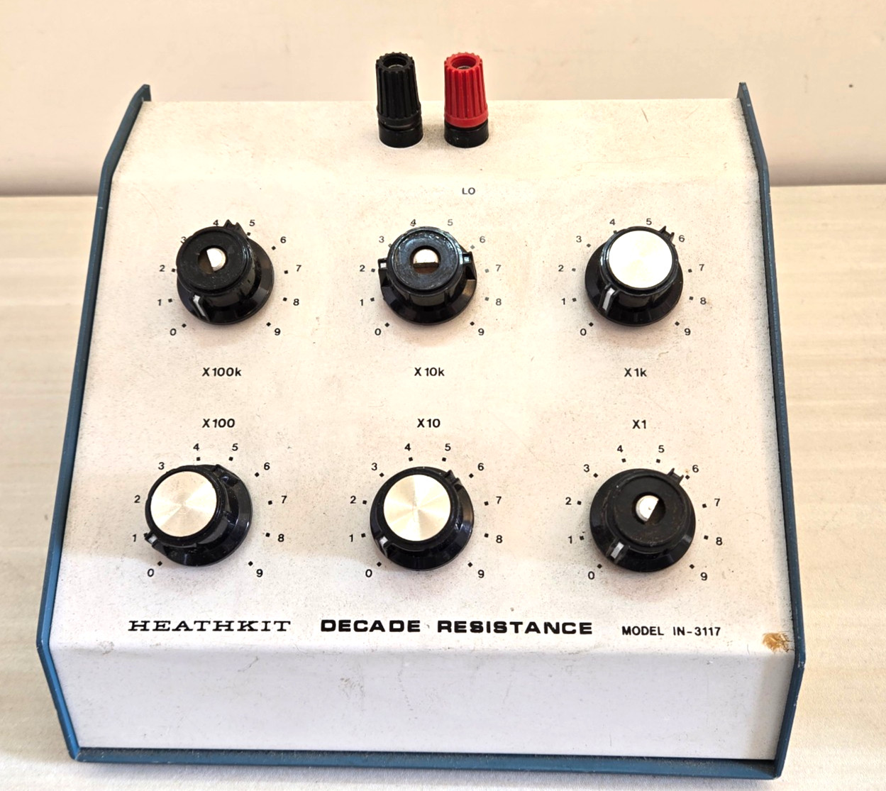 Vintage HEATHKIT Decade Resistance Model IN-3117