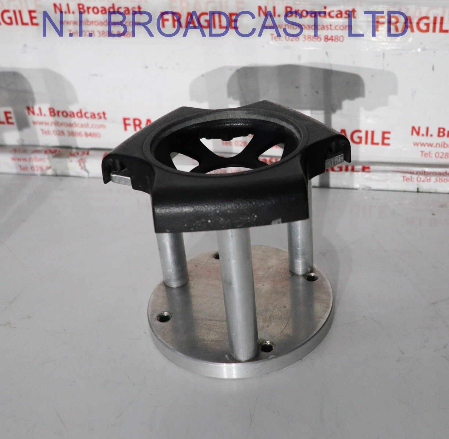 1x tripod pedestal flat base  to 100mm bowl adapter