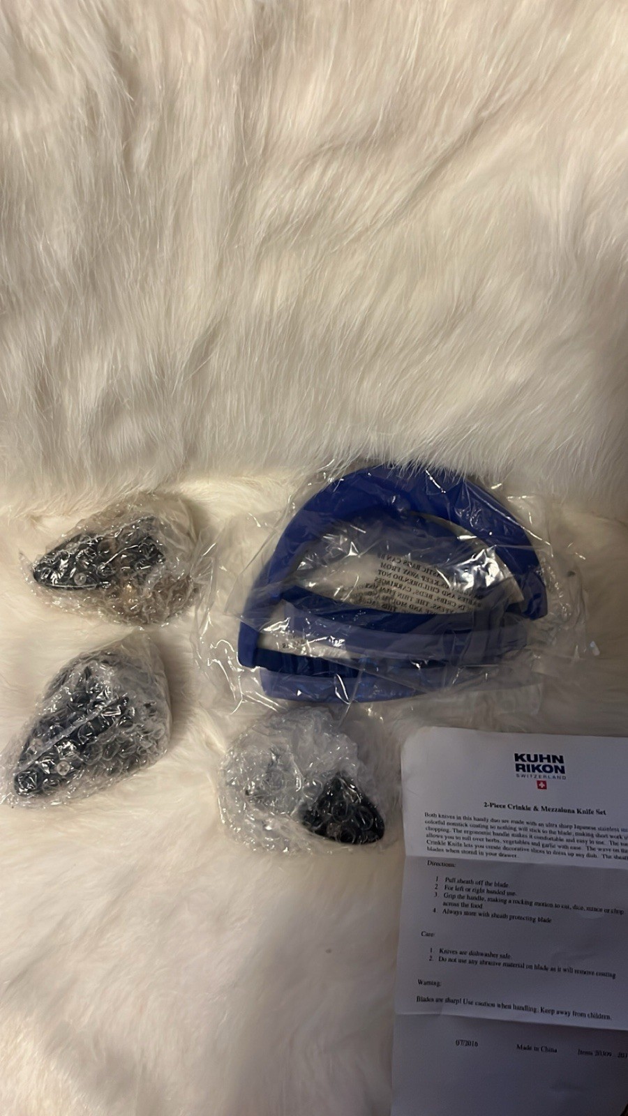 Kuhn Rikon Blue Stainless Steel Crinkle & Mezzaluna Knife Set Dishwasher Safe