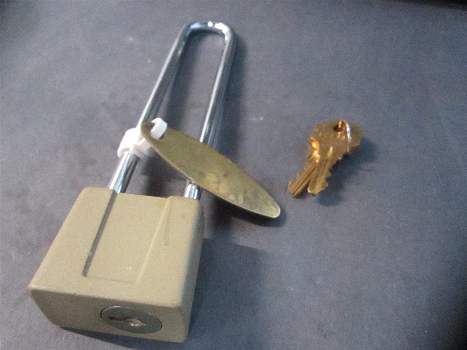 CCL (197-66KRKD) Keyed Different Huski Disc Padlock with Keys
