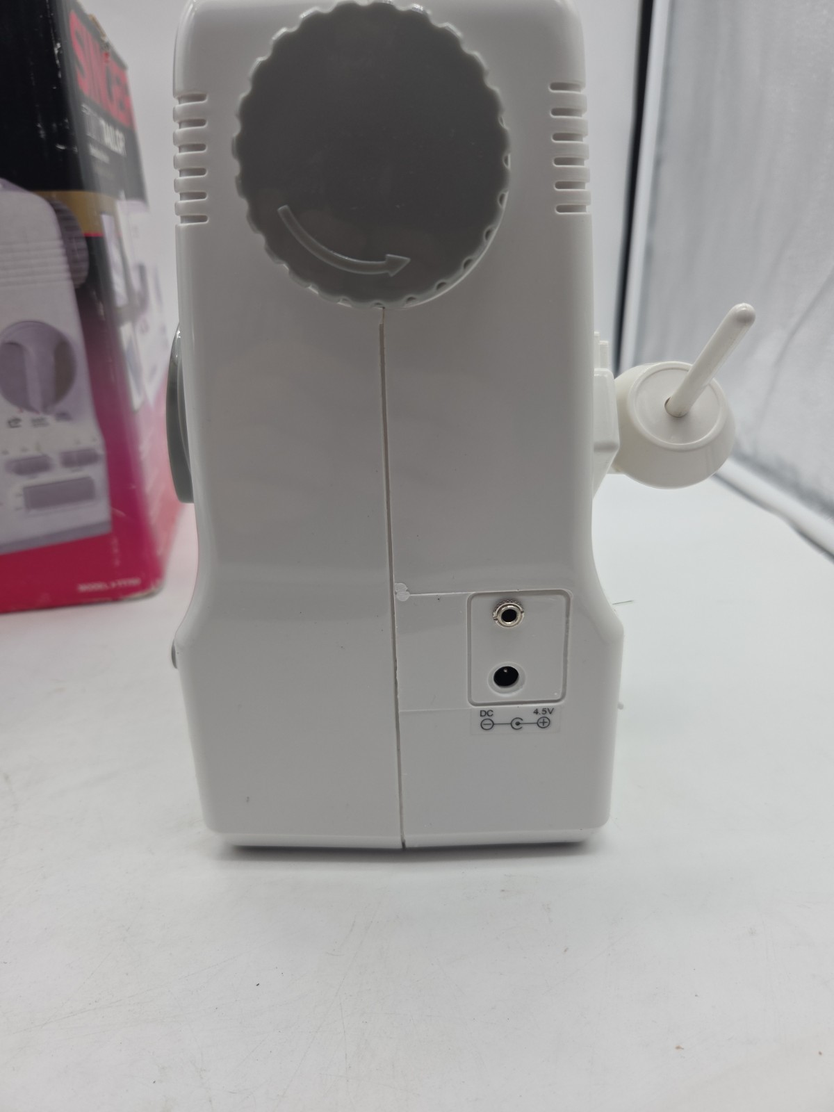 Singer® Tiny Tailor TT700 Electronic Mending/Sewing Machine-- Tested & Working