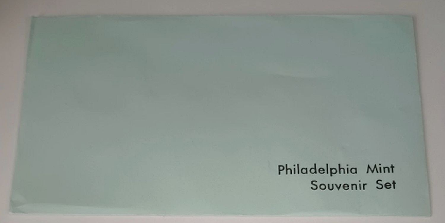 1987 U.S. Mint Philadelphia Souvenir Set! 5 Coin Set & Medallion! #1648 D-8