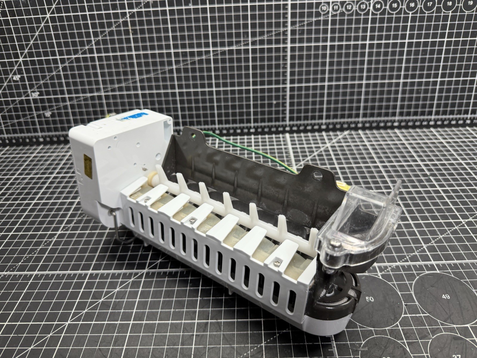 LG Refrigerator Ice Maker P#AEQ73130002 AEQ73209904