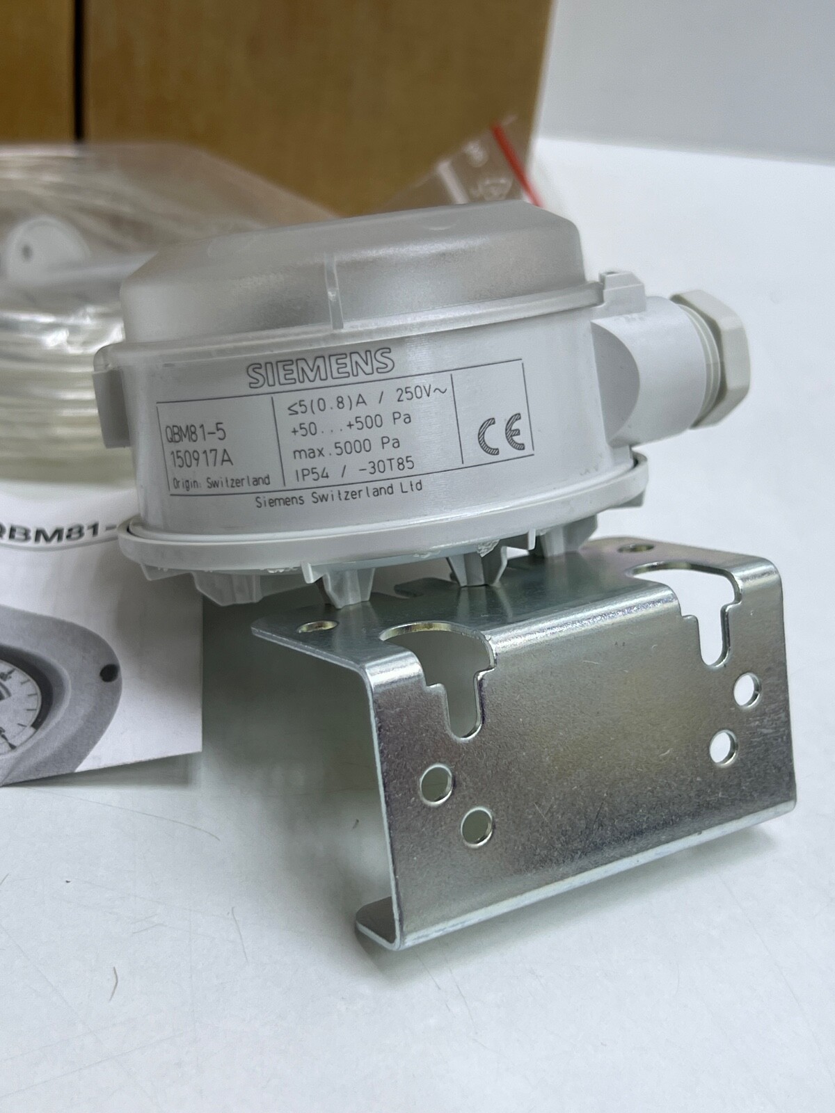 (LOT 2 PCS) SIEMENS QBM81-5 DIFF. PRESSURE SWITCH