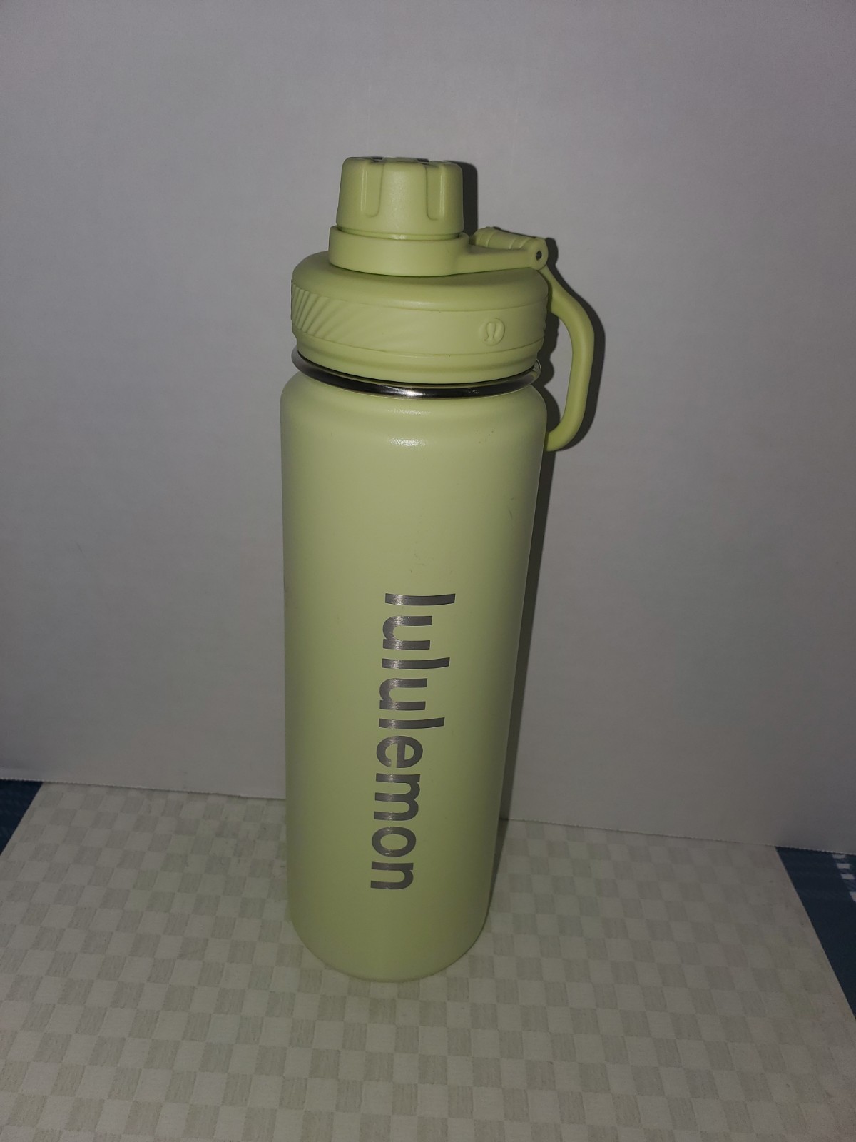 LULULEMON BACK TO LIFE SPORT WATER BOTTLE WITH HANDLE LEMONLIME PALE GREEN